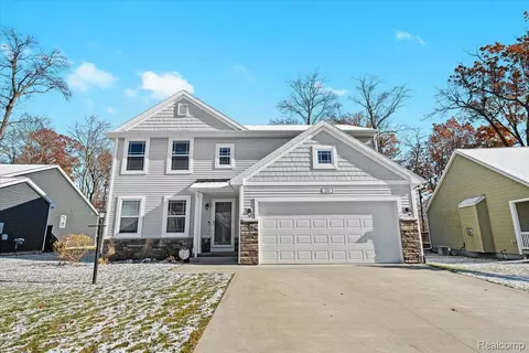 220 Laura Ln, Linden, MI 48451