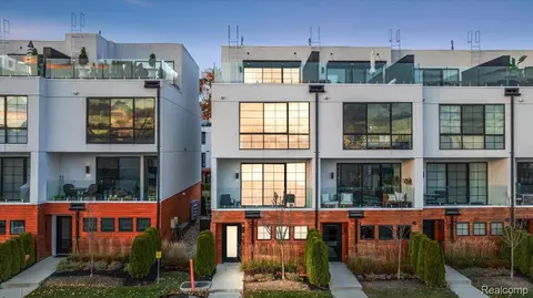 533 E Harrison Ave #41, Royal Oak, MI 48067