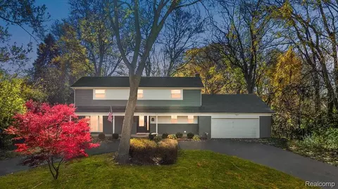 4783 Quarton Rd, Bloomfield Hills, MI 48301