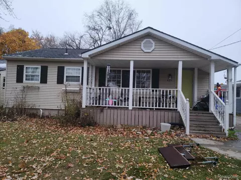 625 Charles St, Davison, MI 48423 photo 3