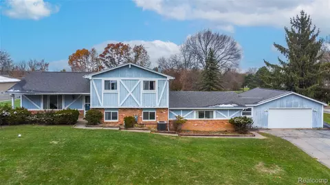 1030 Tracilee Dr, Marion, MI 48843