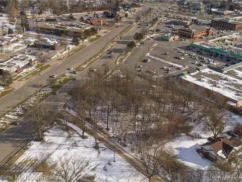 00 Berkshire, Bloomfield, MI 48302