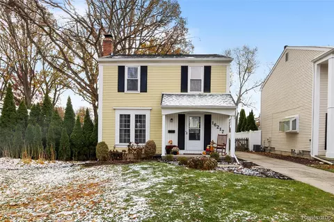 16217 Birwood Ave, Beverly Hills, MI 48025