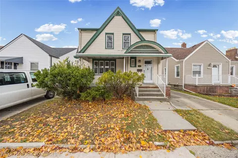 6053 Yinger Ave, Dearborn, MI 48126