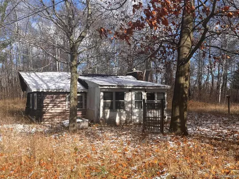2132 Birch Dr, Sylvan, MI 49679