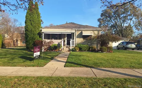 4955 Harding St, Dearborn Heights, MI 48125