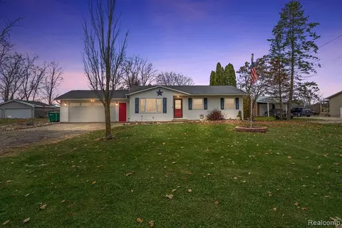 10156 Duffield Rd, Gaines, MI 48436