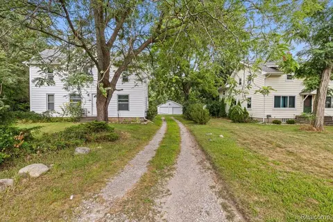 1257 Byron Rd, Howell, MI 48843