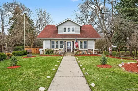 66 E Shore Dr, Northfield, MI 48189