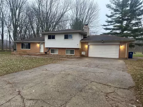 1160 E Moore Rd, Saginaw, MI 48601 photo 1