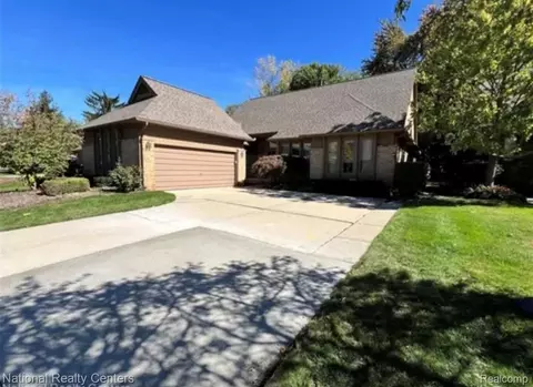 28760 Hidden Trl, Farmington Hills, MI 48331