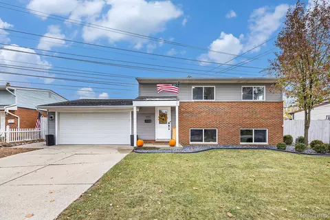 43752 Goldberg Dr, Sterling Heights, MI 48313