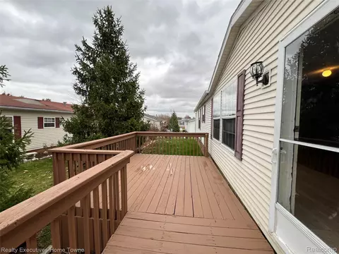 3763 Cross Crk, Dryden, MI 48428