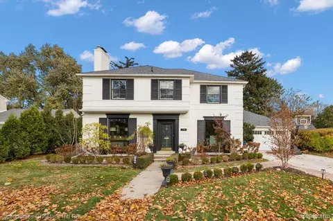 718 Berkshire Rd, Grosse Pointe Park, MI 48230