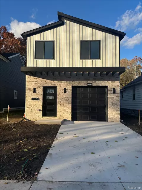 1019 E George Ave, Hazel Park, MI 48030