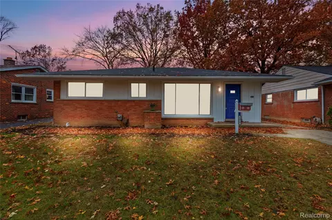 1019 Symes Ct, Royal Oak, MI 48067