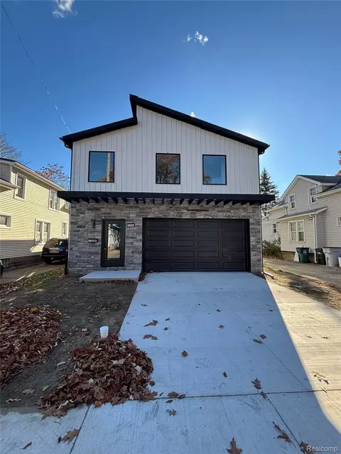 744 E Meyers Ave, Hazel Park, MI 48030