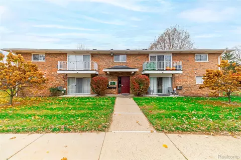 15054 Fairfield St #17, Livonia, MI 48154
