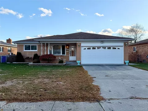 3740 Martin Rd, Warren, MI 48092