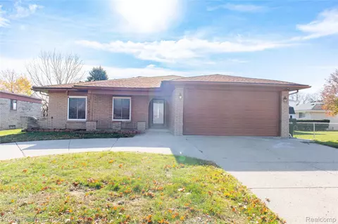 2238 Nadine Dr, Sterling Heights, MI 48310