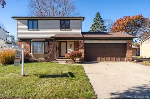 2115 Atlas Dr, Troy, MI 48083