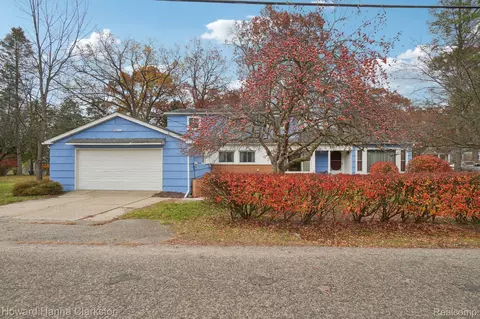 5506 Cruse Ave, Waterford, MI 48327