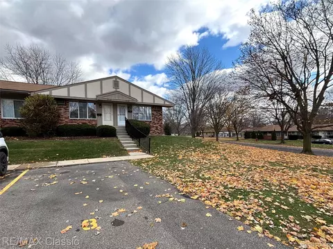 25124 Potomac #7, South Lyon, MI 48178