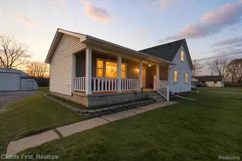 6550 Hitchingham Rd, Ypsilanti, MI 48197