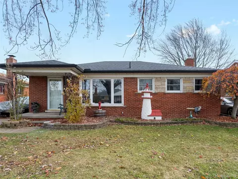 25664 Ronald St, Roseville, MI 48066
