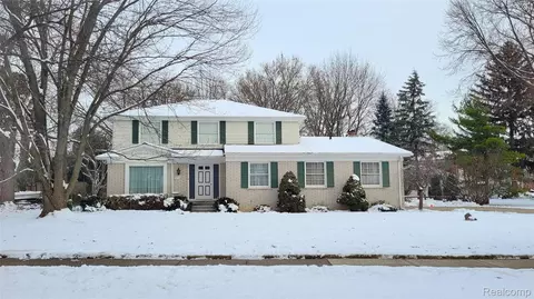 3728 Boulder Dr, Troy, MI 48084