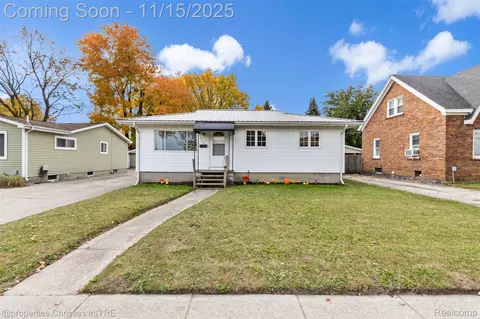 1218 Garfield St, Port Huron, MI 48060