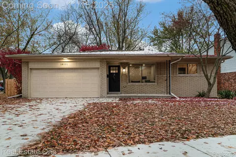 14111 Thornwood St, Riverview, MI 48193