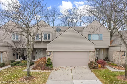 1002 Ann St, Birmingham, MI 48009