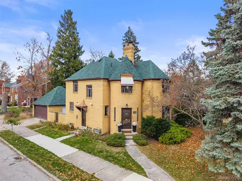 16801 Chandler Park Dr, Detroit, MI 48224