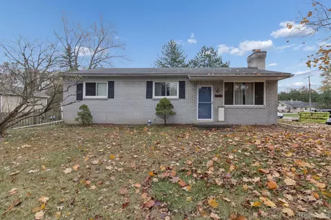 20206 Hubbard St, Livonia, MI 48152