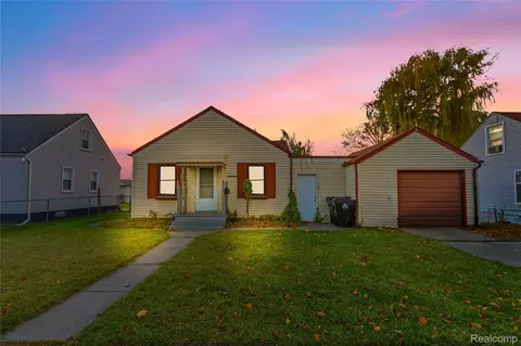 27861 Bohnhoff St, Roseville, MI 48066