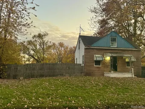 28565 Fernwood St, Inkster, MI 48141
