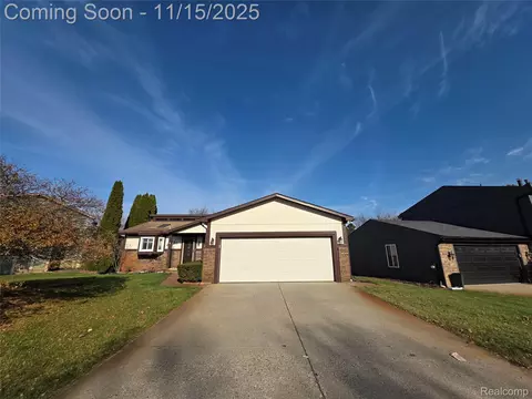 1455 Spruce Dr, Commerce, MI 48390