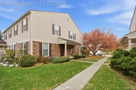 44228 Providence Dr, Clinton Township, MI 48038