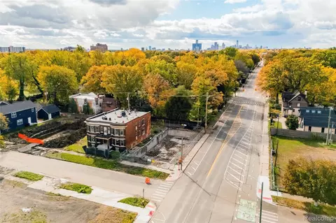 8646 Kercheval St, Detroit, MI 48214