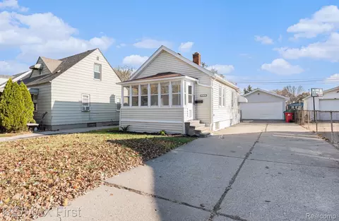 22752 Cushing Ave, Eastpointe, MI 48021