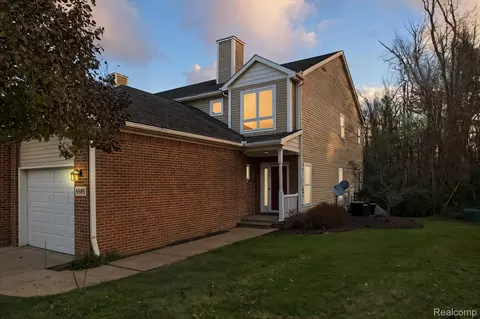 5585 Woodruff Shore Dr, Brighton, MI 48116