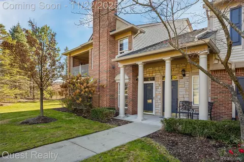 3498 Oakmonte Blvd, Oakland, MI 48306