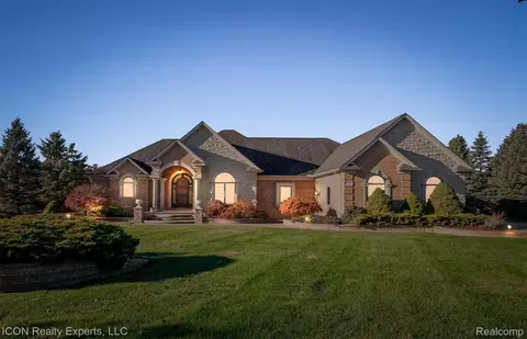 72755 Solanus Dr, Bruce Township, MI 48065