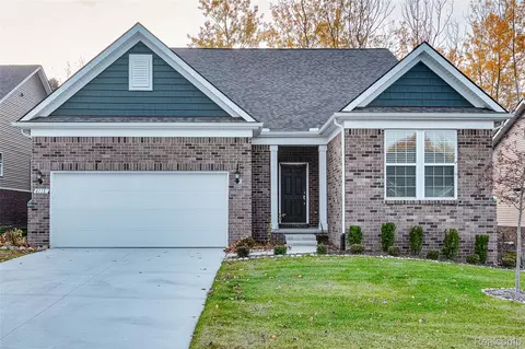 4118 Avery Rd, Lake Orion, MI 48359