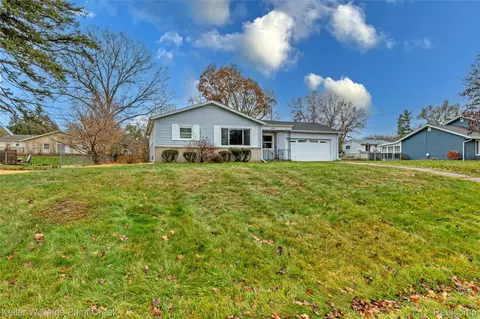 2307 Kenilworth Rd, Jackson, MI 49203