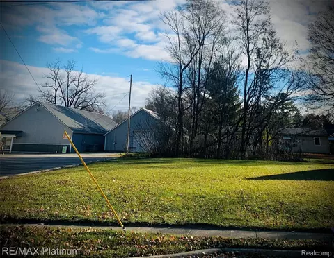 0000 Avon St, Hartland, MI 48353