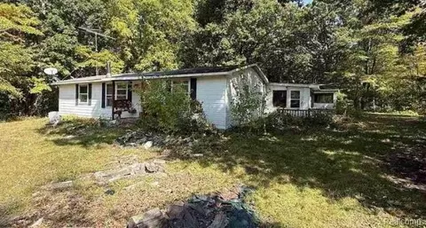 12505 Bueche Rd, Albee, MI 48417