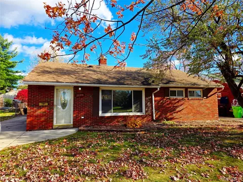 26354 Dale Ct, Roseville, MI 48066