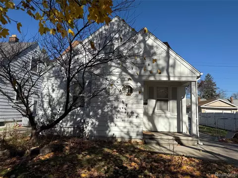 876 Garfield Ave, Lincoln Park, MI 48146